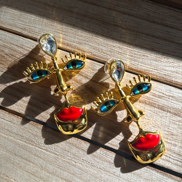 Eye See Love Earing Set - Picture 16 of 17